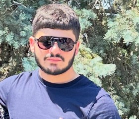 Arsho, 35, Yerevan