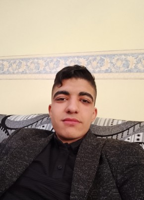 Hasan Bakooz, 18, Türkiye Cumhuriyeti, Mersin