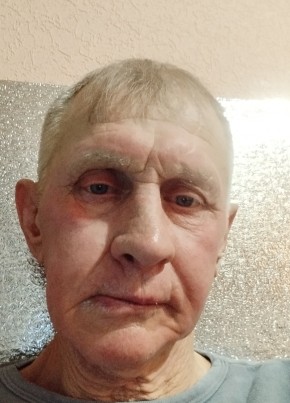 Максим, 67, Россия, Волжский (Волгоградская обл.)