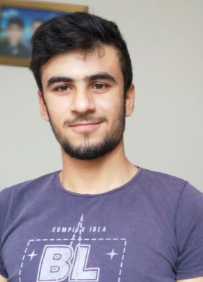 Özcan, 24, Türkiye Cumhuriyeti, İstanbul