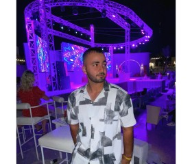 OmDa, 28, Cairo
