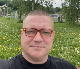 Anton, 50, Moscow