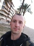 Evgeni, 34  , Barcelona
