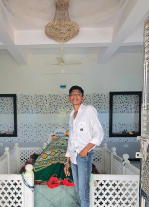 Rajesh Dhorawat, 18, India, Sānchor