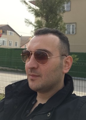 Yiğit, 39, Türkiye Cumhuriyeti, Umraniye