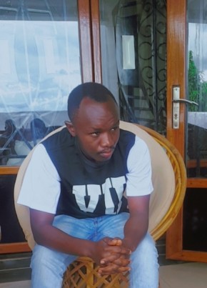 Fils, 23, Republika y’u Rwanda, Kigali
