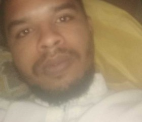Taha, 23, Tamanrasset