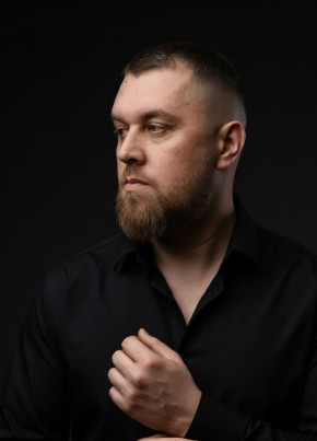 Денис из Азова 38 лет