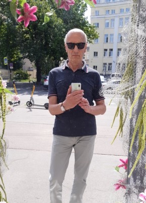 Виталий из Санкт-Петербурга 67 лет