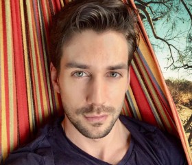 Kyle, 29, Norwood (Commonwealth of Massachusetts)