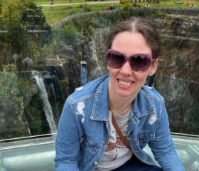 Camila, 37, Florianopolis