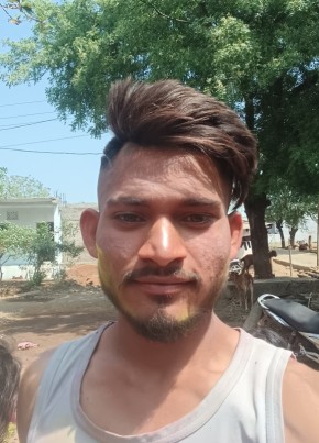 Yogesh Rathod, 18, India, Aurangabad (Maharashtra)