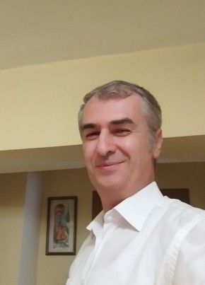 Bogdan, 45, Romania, Botoșani