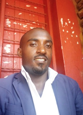 Mucunguzi, 33, Uganda, Lugazi