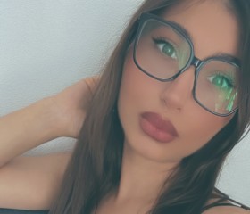 Ashka, 32, Los Angeles