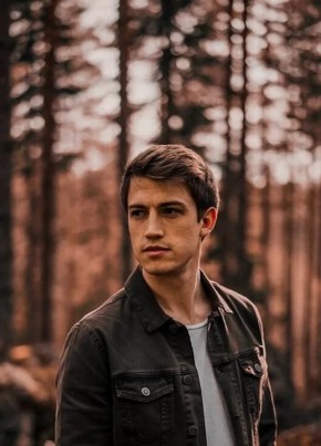 Сергей из Воронежа 19 лет