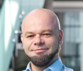 Romero, 43, Frankfurt am Main