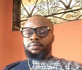 Emmanuel, 35, Cotonou