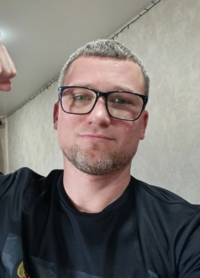 Роман из Шахты 38 лет