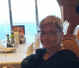 Elena Stepanova, 59, Saatli
