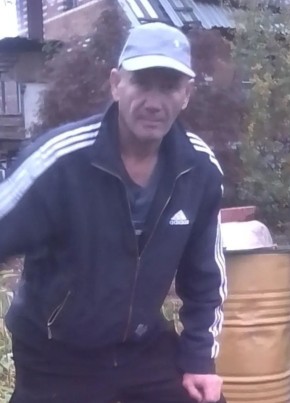 Анатолий из Сургута 52 года