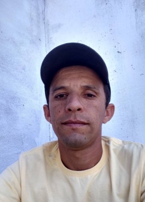 Roberto, 32, República Federativa do Brasil, Natal