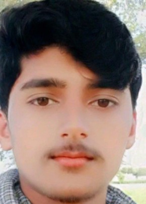 Umar Farooq, 18, پاکستان, مُلتان‎