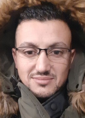 Mohamed, 35, République Française, Paris
