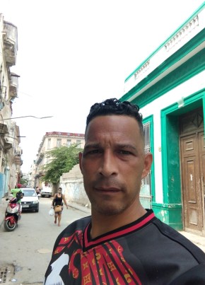 Ray fidel Araujo, 46, República de Cuba, La Habana