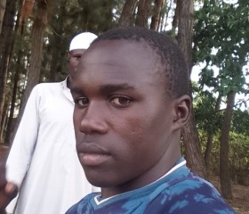 Michael, 22 года, Kampala