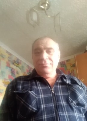 Александр, 60, Россия, Канск