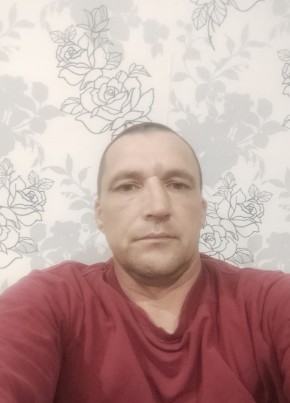 Роман из Алексеевское 46 лет