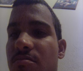 Luis, 18, Arecibo