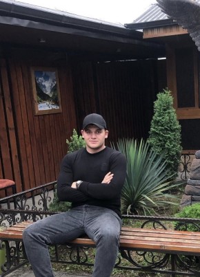 Аслан Хадарцев из Владикавказа 23 года