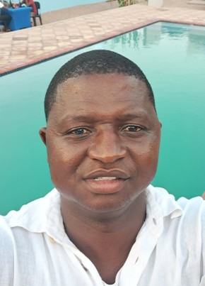 Sir, 38, República de Moçambique, Lourenço Marques