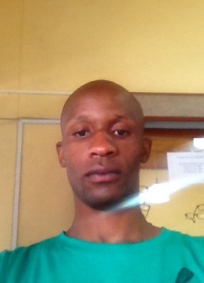 Onie, 36, Southern Rhodesia, Harare