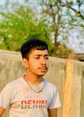 Kavish, 18, India, Karnāl
