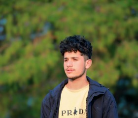Na u, 21, Kathmandu