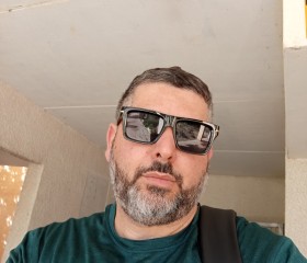יצחק אלחרר, 49, Qiryat Mozqin