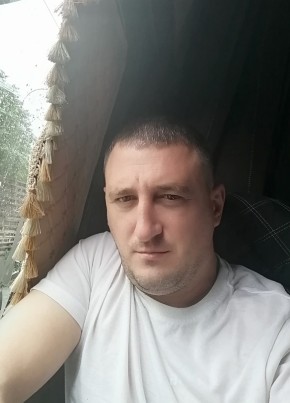 Александр, 37, Россия, Трудовое