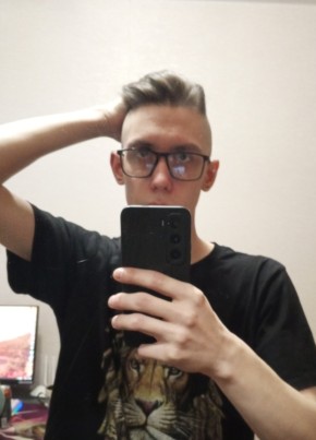 Сергей из Саяногорска 23 года