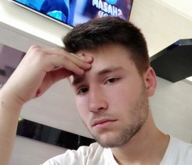 Даниил Мартынов, 21 год, Рені