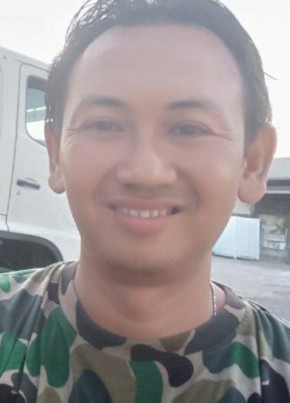 Hadi, 38, Indonesia, Krian