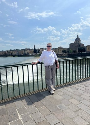 Lucia из Firenze 59 лет
