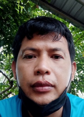 พินิจ​, 40, ราชอาณาจักรไทย, กรุงเทพมหานคร