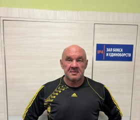 Mikhail, 58, Moscow