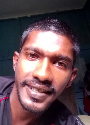 James Vish, 34, Fiji, Suva