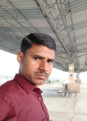 Raj, 18, India, Delhi
