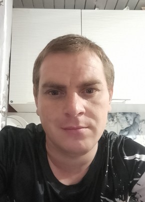 Михаил из Тюмени 28 лет