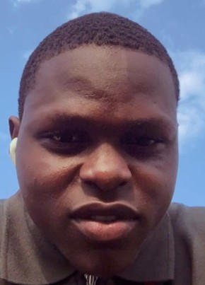 Herman, 21, Republic of Cameroon, Douala